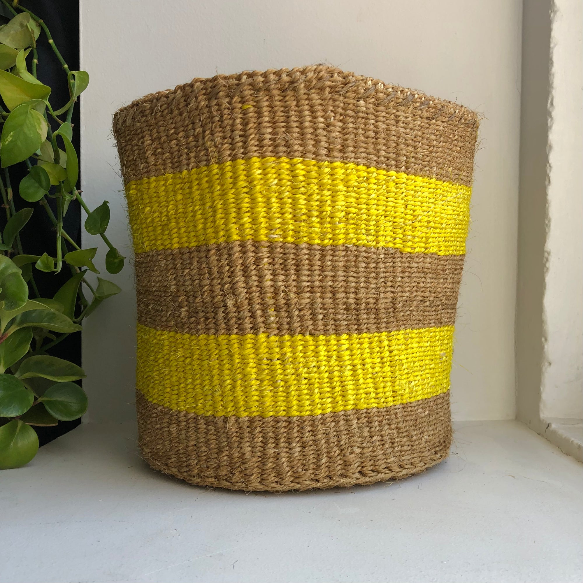10&quot; woven sisal basket with yellow tripes