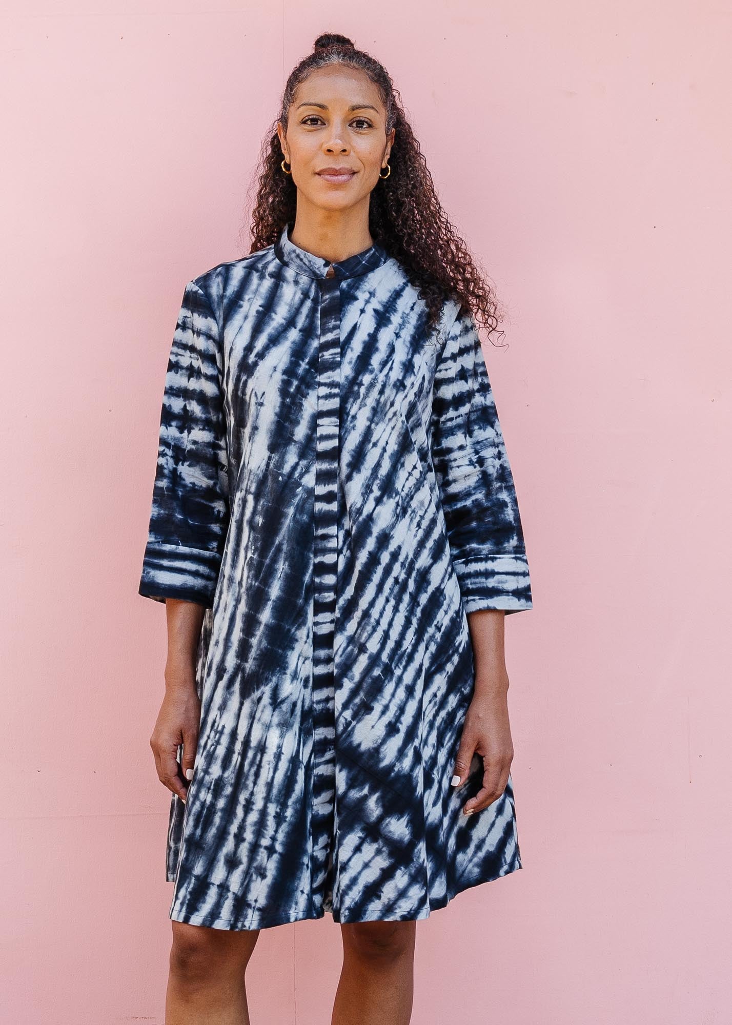 model wearing slate grey and white tie-dye dress